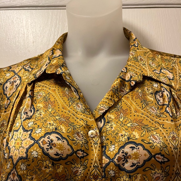 NWT Size Large Zara Satin Floral Blouse - Picture 2 of 7